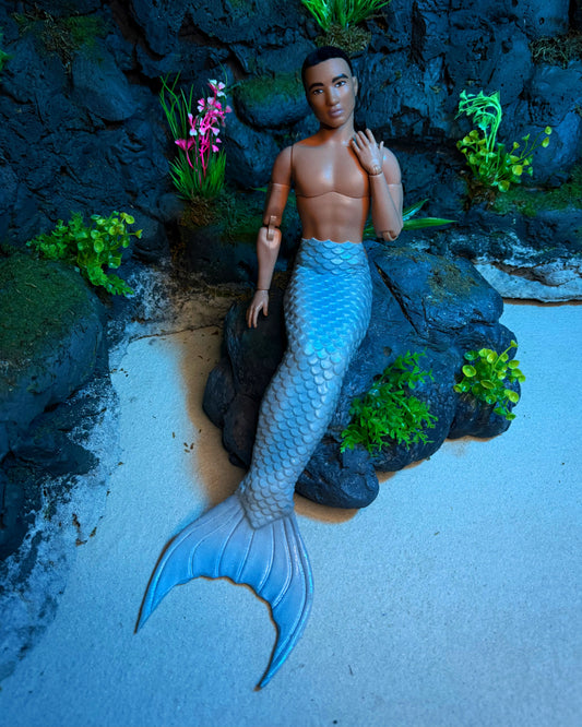 « Thirteen » silicone mermaid tail for doll (doll not included)